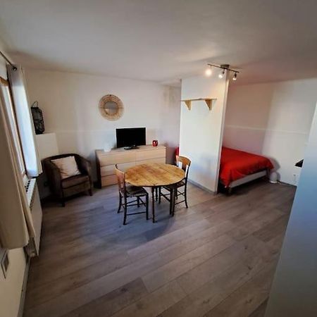 LʼIsle-sur-la-Sorgue Le Studio De La Place Chalier المظهر الخارجي الصورة