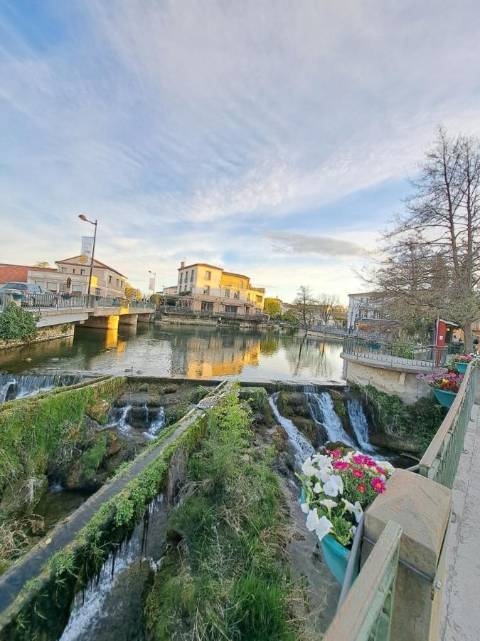 LʼIsle-sur-la-Sorgue Le Studio De La Place Chalier المظهر الخارجي الصورة